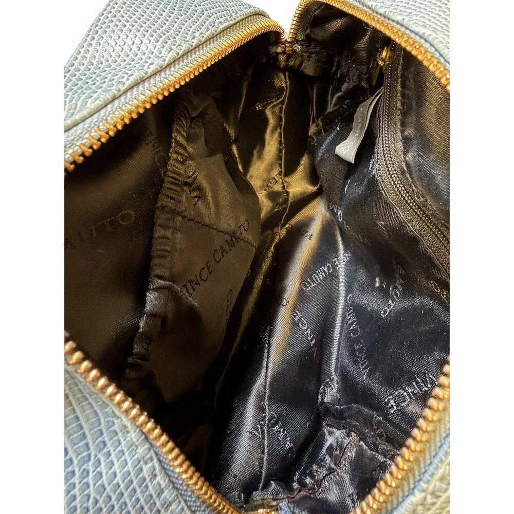 Vince Camuto Blue Makeup Bag Gold Zip Logo Plaque Interior Pocket